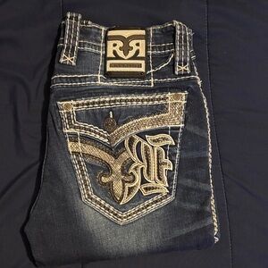 Men Rock Revival Jeans with Embroidered Back Pocket 31 x 30